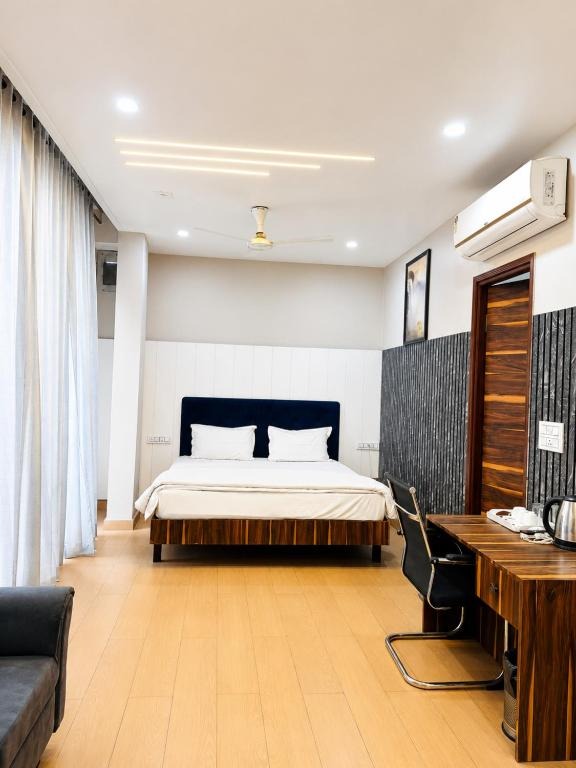 Super Deluxe Room with executive work desk and king bed